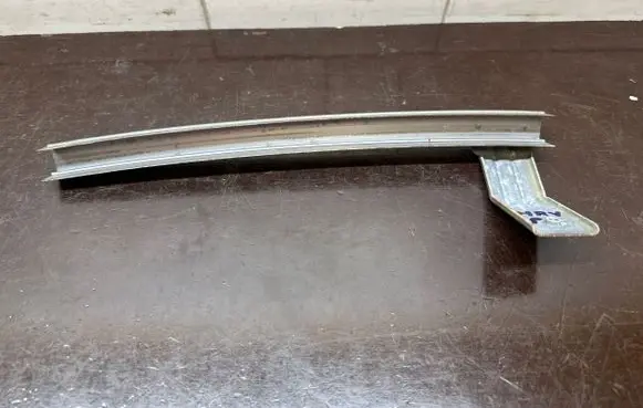 Honda HR-V Front door windshield rail 