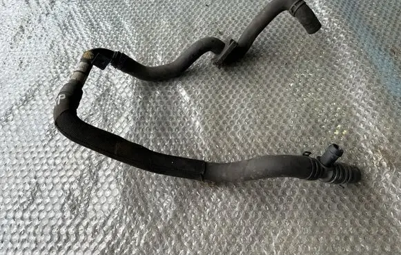 Porsche Cayenne (92A) Engine coolant pipe/hose 7P0121070AA