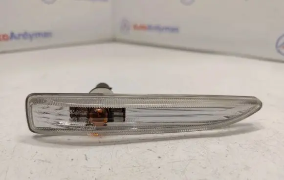 BMW 7 E65 E66 Front fender indicator light 7164758 63137164758 63136906394