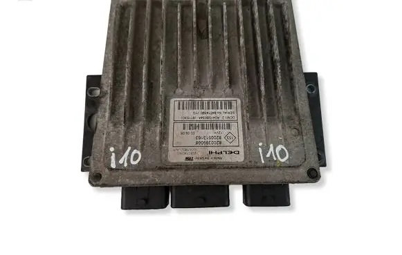 Renault Clio III Engine control unit/module 8200513163 8200399038