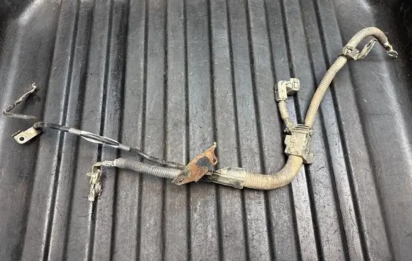 Toyota Hilux (AN120, AN130) Positive cable (battery) BKB927970000 2152TA KK350A