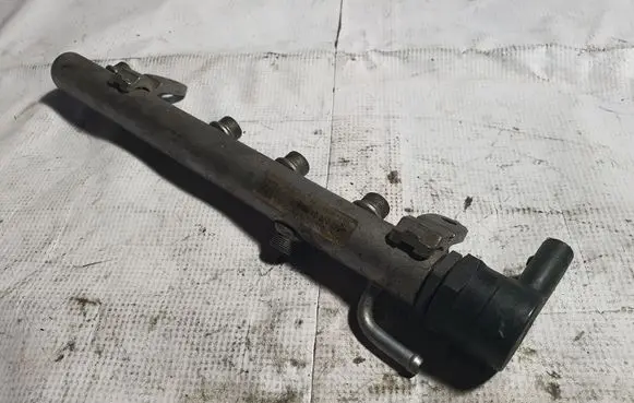 Mercedes-Benz E W211 Fuel main line pipe A6420700495 A6110780449