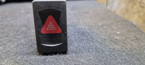 Volkswagen PASSAT B5.5 Hazard light switch SAE0C89 BNT6000T 7108884