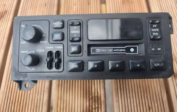 Chrysler Voyager Radio/CD/DVD/GPS head unit P04858556
