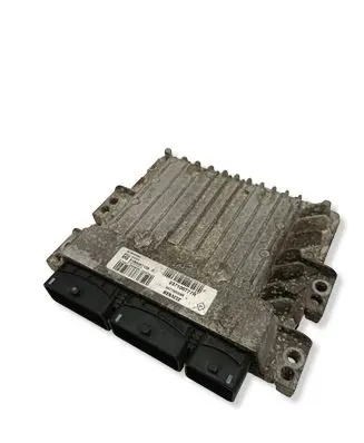 Renault Megane III Engine control unit/module 237100777R S180067109A