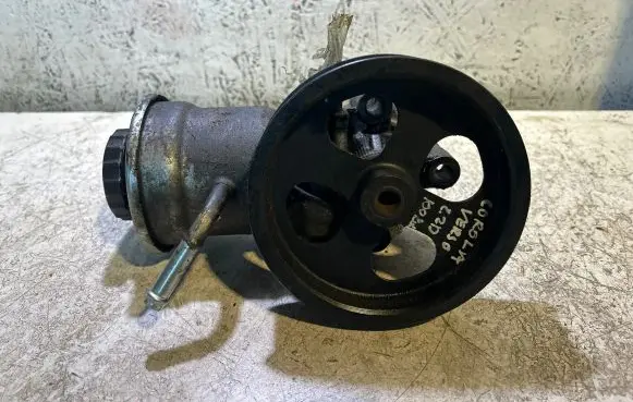 Toyota Corolla Verso AR10 Power steering pump