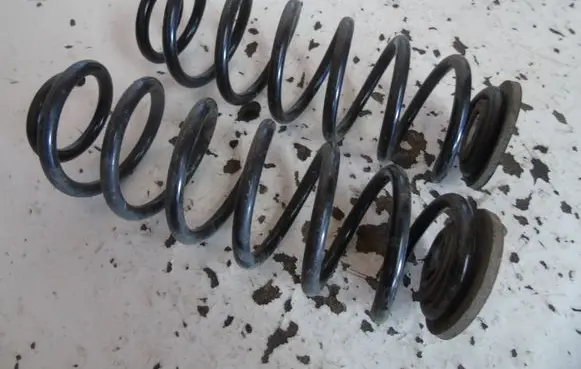 Volkswagen Tiguan Front coil spring 