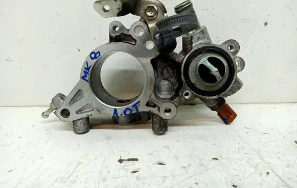 Suzuki Swift III Thermostat/thermostat housing SUZUKIMK8