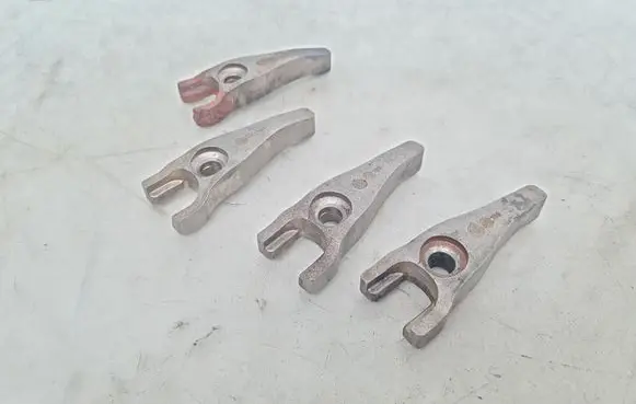 Ford Kuga I Fuel Injector clamp holder