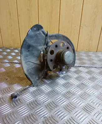 Mercedes-Benz C W203 Front wheel bearing hub 
