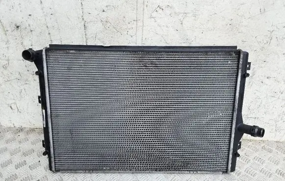 Volkswagen Golf Plus Coolant radiator 1K0121251DD