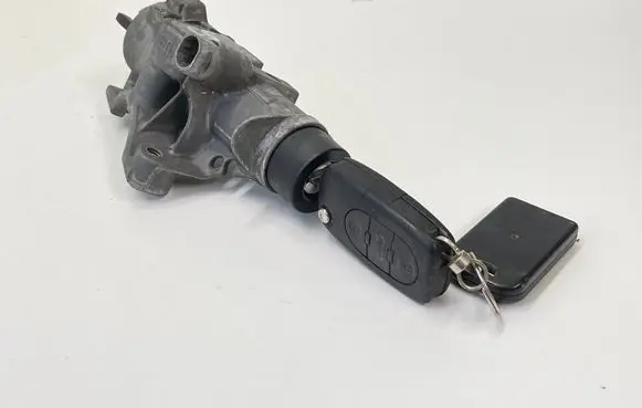 Audi A6 S6 C5 4B Ignition lock 4B0905851B