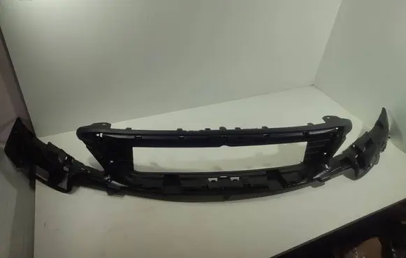 Peugeot 308 Front bumper upper radiator grill 9818508180