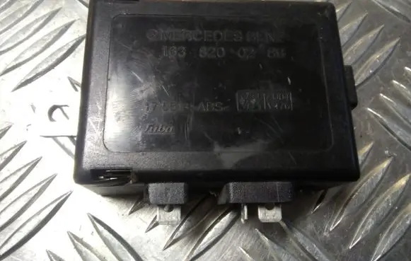 Mercedes-Benz ML W163 Aerial antenna amplifier 1638200289 16267079
