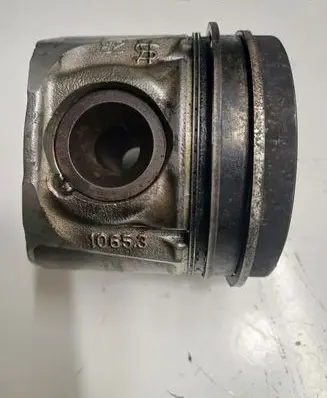 Nissan Pathfinder R52 Piston 10653