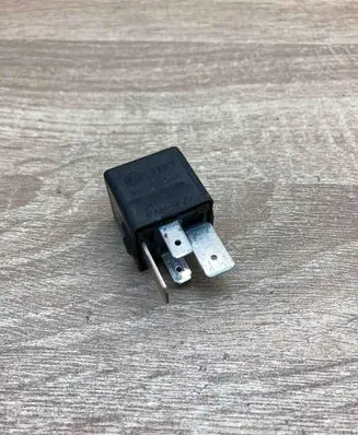 Volkswagen Golf IV Other relay 1K0951253A V23134J52X430