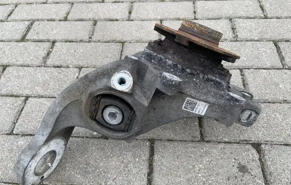 Audi A7 S7 4G Rear wheel hub 8R0505432F
