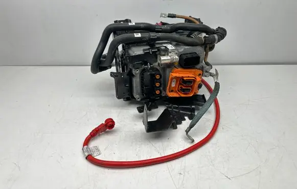 BMW 3 F30 F35 F31 Voltage converter inverter 8661800 20160531 0437508223