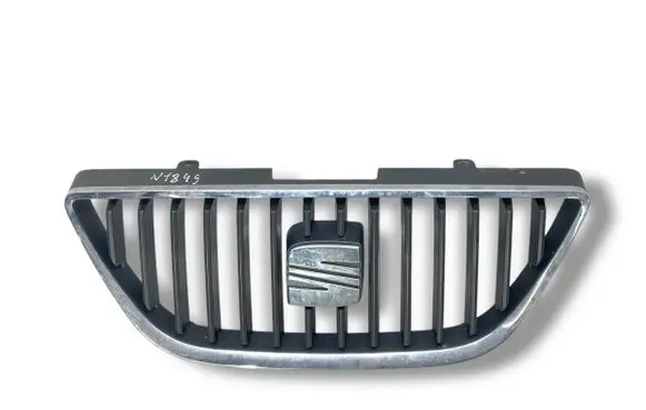 Seat Ibiza IV (6J,6P) Front bumper upper radiator grill 6J0853651
