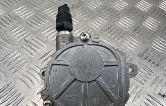 Mercedes-Benz E W212 Vacuum pump A2712301665 2070120906A