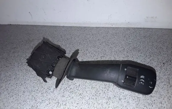 BMW 5 E39 Wiper control stalk 8352013