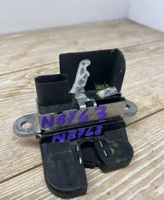 Volkswagen Caddy Tailgate lock latch 2K5827505E