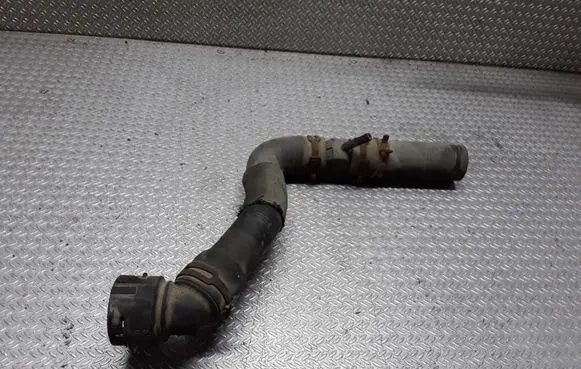 Engine coolant pipe/hose