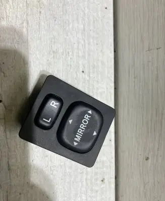 Toyota Yaris Wing mirror switch 769746