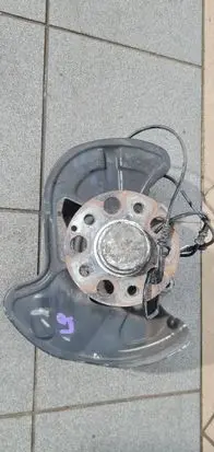 Mercedes-Benz C W204 Front wheel hub spindle knuckle