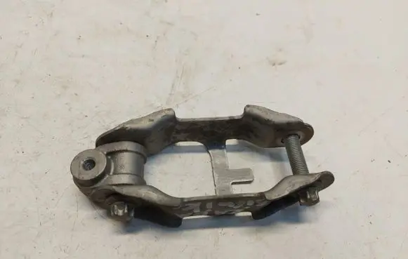 Mercedes-Benz EQV 447 Engine mount bracket mereqv