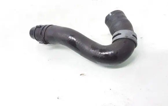 Mercedes-Benz C W203 Engine coolant pipe/hose 667065A1P