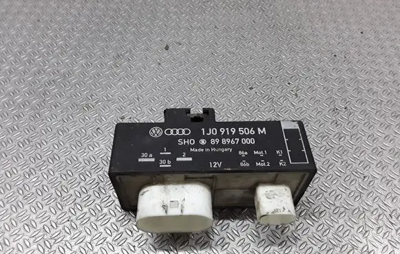 Skoda Fabia Mk1 (6Y) Coolant fan relay 1J0919506M