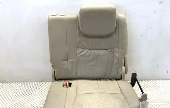 Toyota Land Cruiser (FJ75) Third row seats 