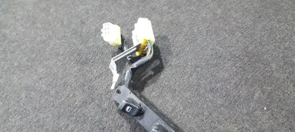 Nissan Primera Electric window control switch
