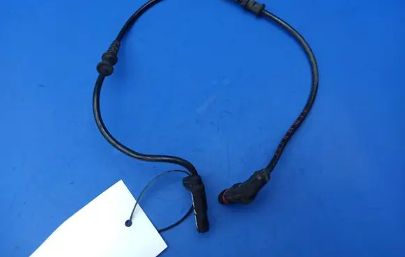 Mercedes-Benz C W203 ABS brake wheel speed sensor A2035400417 2105407681