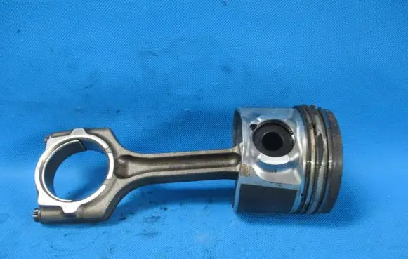 Honda Civic Piston with connecting rod