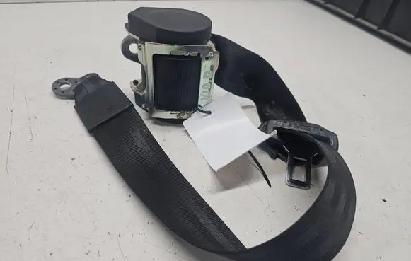 Audi Q7 4L Rear seatbelt 4L0857806G
