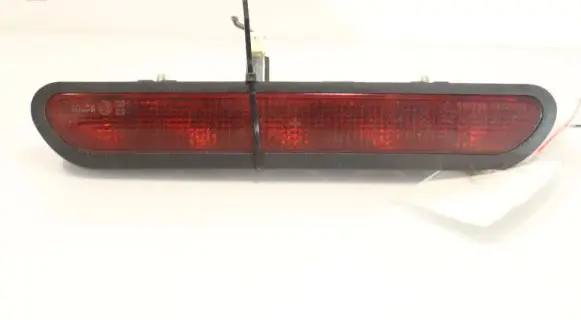 Third/center stoplight