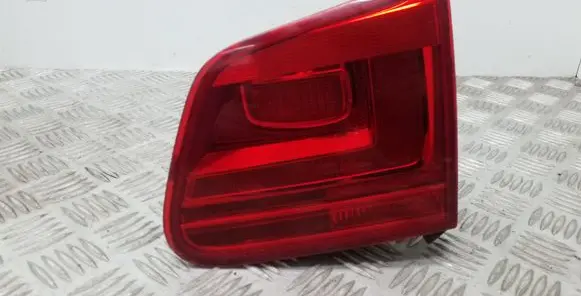Volkswagen Tiguan Tailgate rear/tail lights