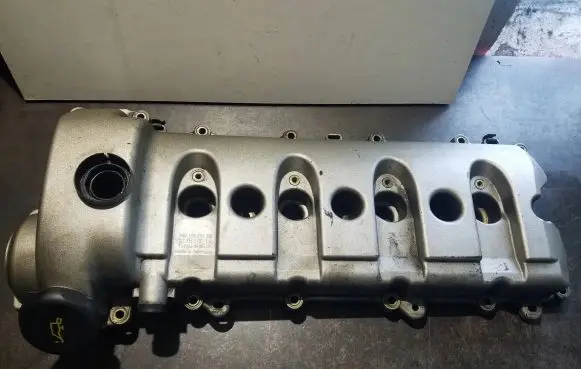 Porsche Cayenne (9PA) Rocker cam cover 94810513106 ZH15
