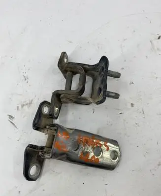 Mitsubishi L200 Rear door hinge set