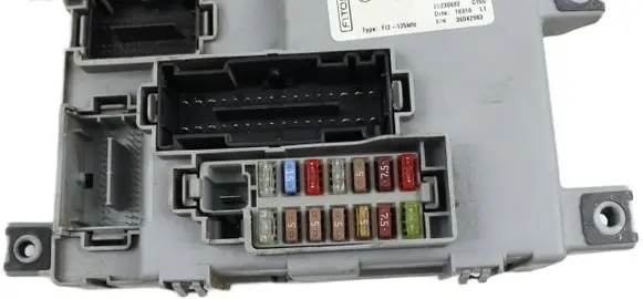 Fiat Punto (199) Fuse module 116RI000674 01364889080 28230602