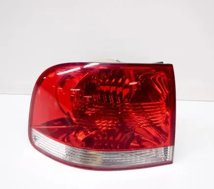 Volkswagen Touareg I Rear/tail lights 28259002