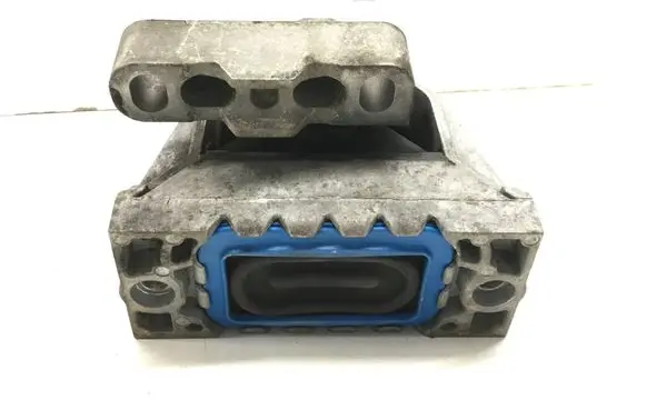 Volkswagen Golf VI Engine mount bracket 1K0199262