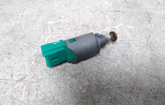 Clutch pedal sensor
