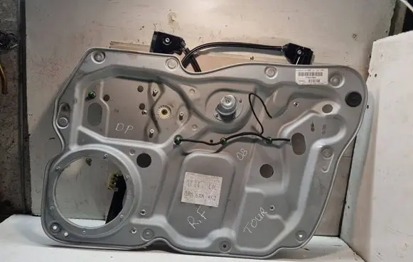 Volkswagen Touran I Front window lifting mechanism without motor 1T1837730AJ 03782474 117104K