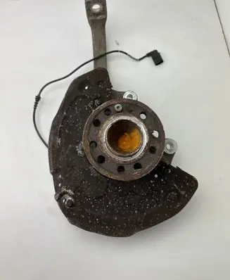 Mercedes-Benz E W213 Front wheel hub A2133324700