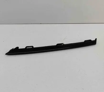 Front bumper splitter molding