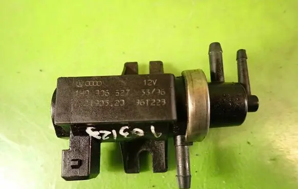 Audi A3 S3 8L Breather valve 1H0906627