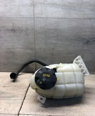 BMW 3 F30 F35 F31 Coolant expansion tank/reservoir 7642160 1156430 1300302